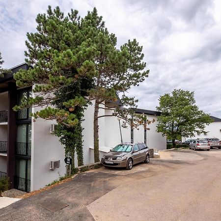 Paviljoni Omorika Ξενοδοχείο Crikvenica Εξωτερικό φωτογραφία